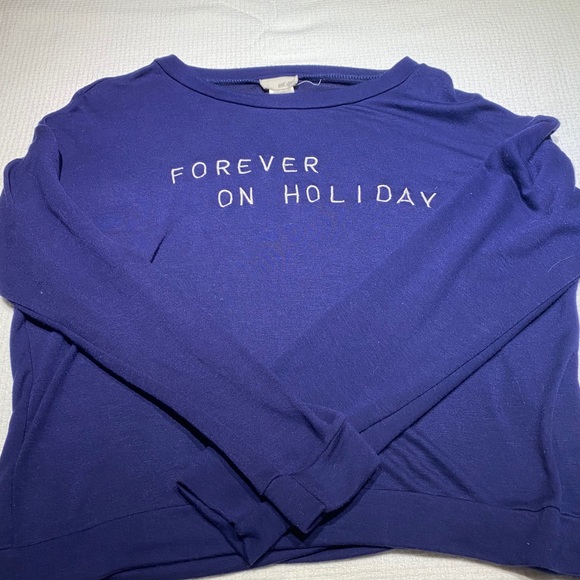 Wet Seal “Forever on Holiday” shirt - Picture 2 of 3